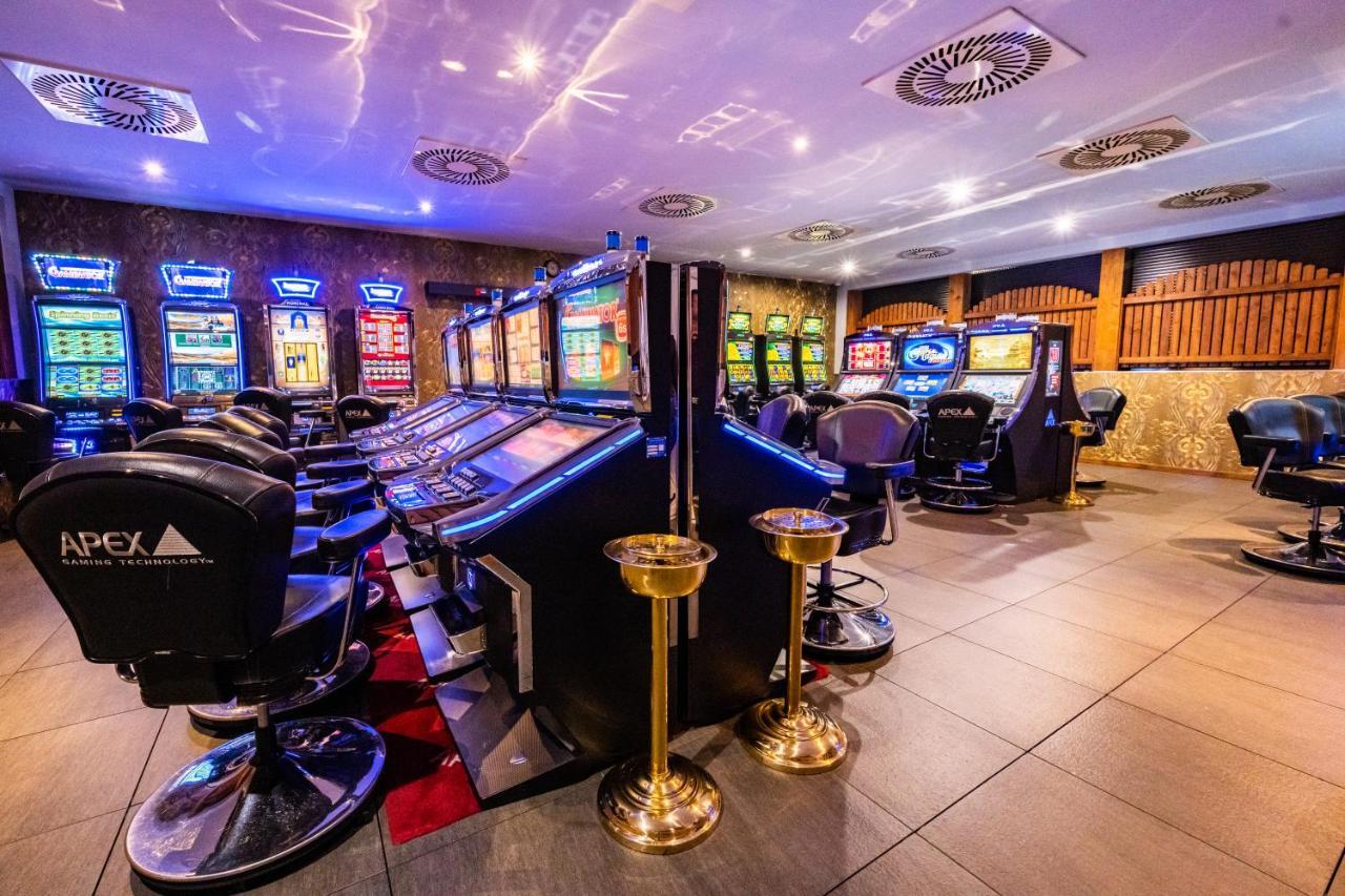 Imperial Casino Strazny Hotel מראה חיצוני תמונה