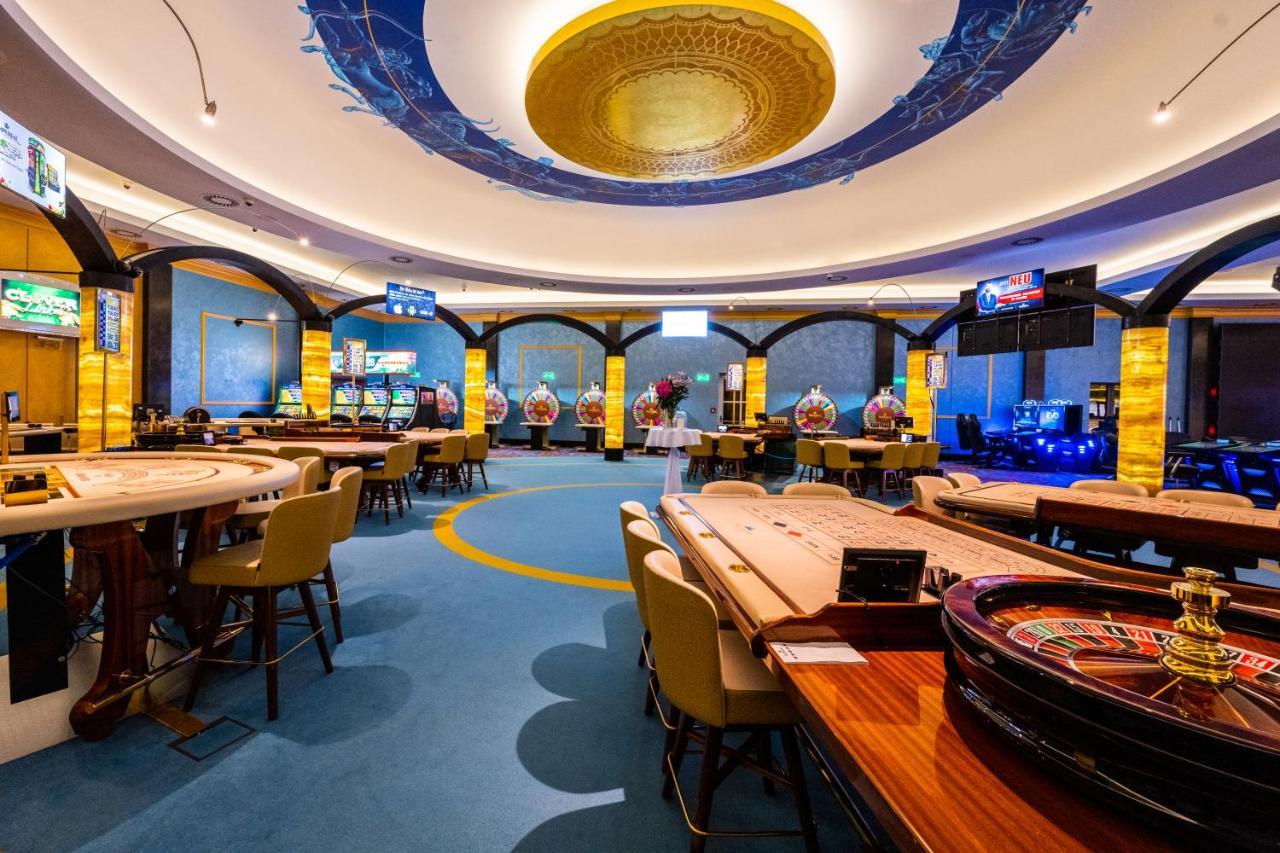 Imperial Casino Strazny Hotel מראה חיצוני תמונה