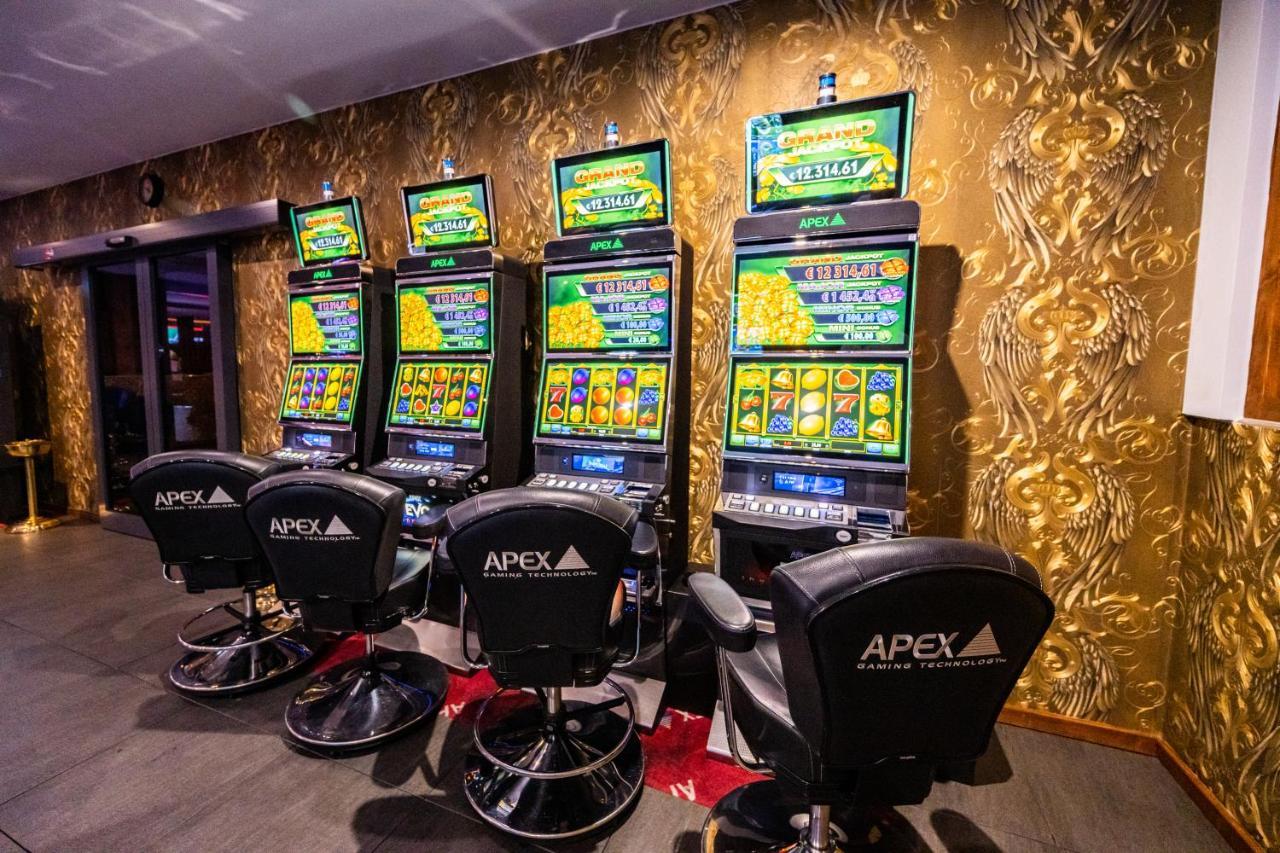 Imperial Casino Strazny Hotel מראה חיצוני תמונה